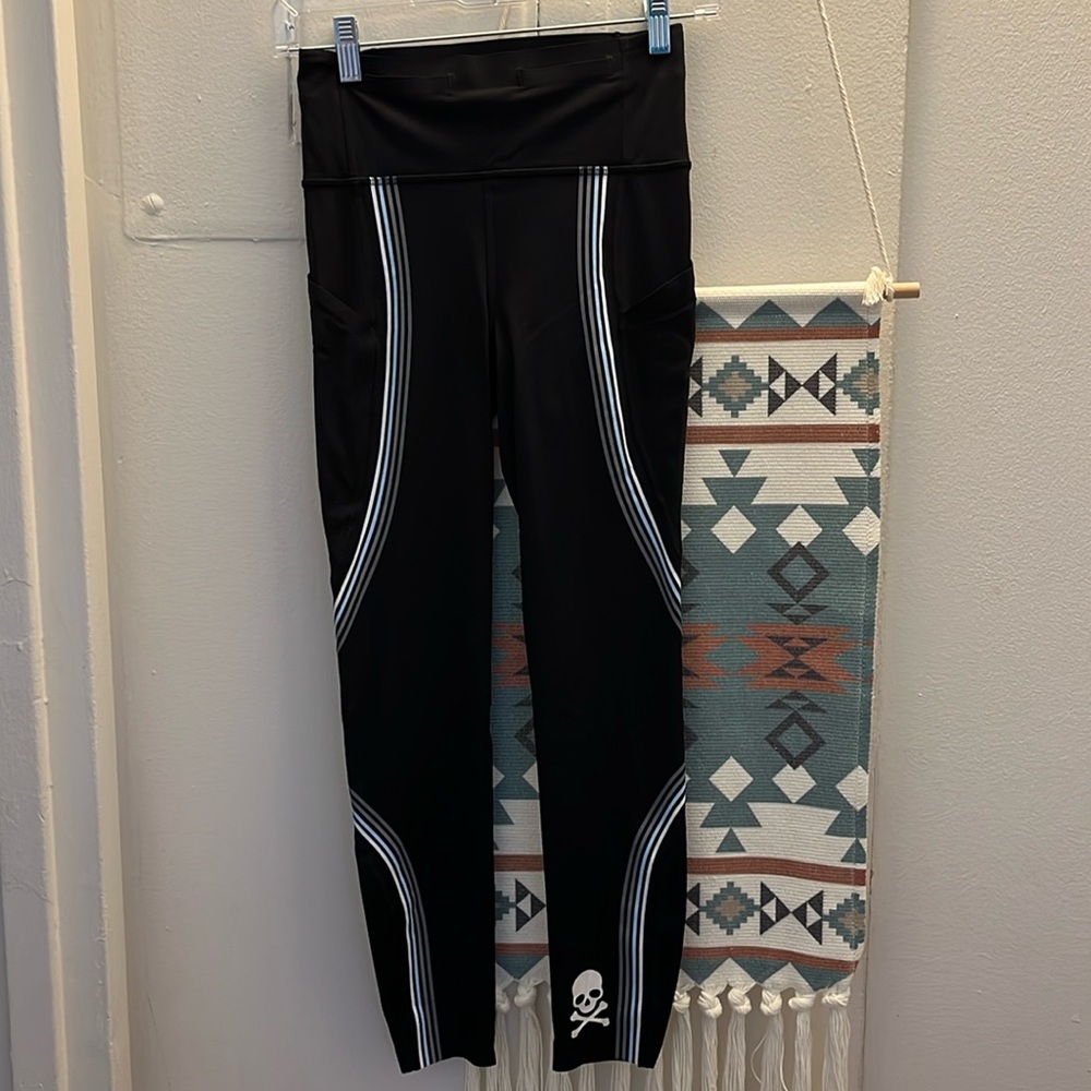 Lululemon x SoulCycle Speed Light Tight 25" Leggings Sz 4 Black Blue Stripe ☠️